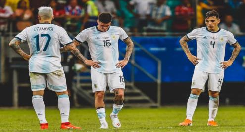 مدرب الأرجنتين: لست أنانيًا.. وقطر تلعب كرة قدم جيدة